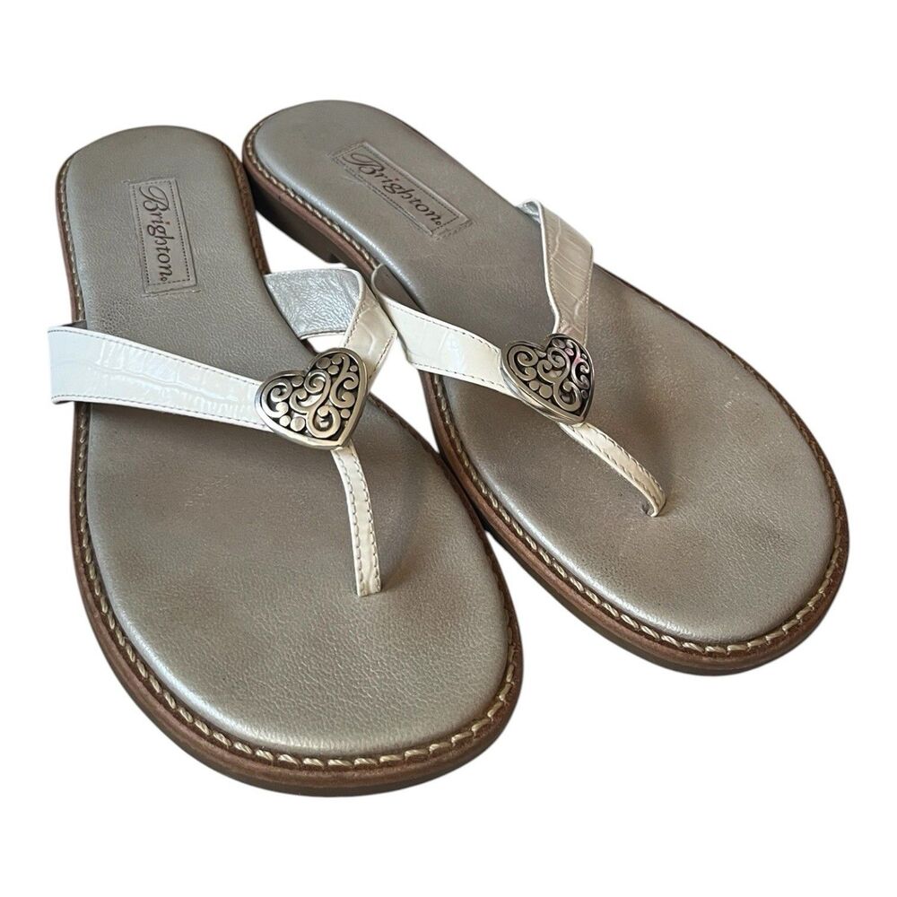 Brighton Womens Thong Sandals Croc Embossed Strap Silver Heart White Size 8M